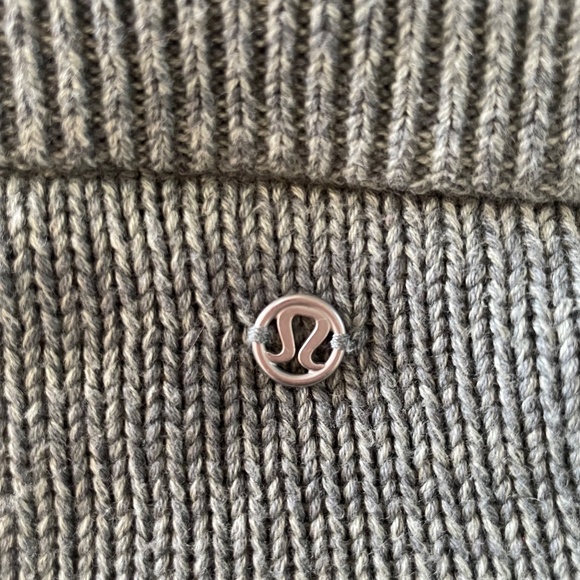 Lululemon Knit Cropped Green Longsleeve Sweater - Picture 3 of 4